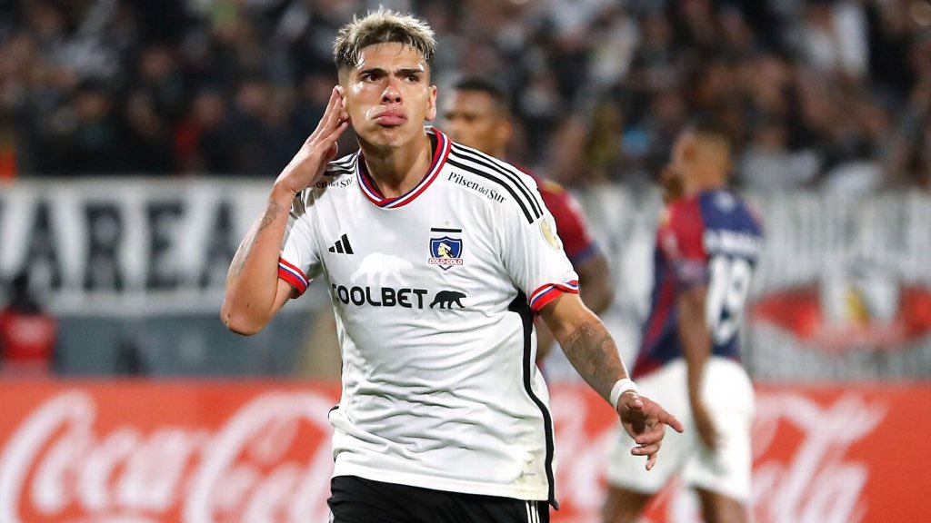 Carlos Palacios entrena normalmente tras fallido traspaso a Boca Juniors.