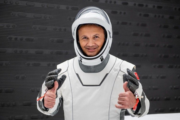 İlk Türk astronot Alper beye  ve emeği gecen herkese başarılar dilerim 🇹🇷 Uzay oldu mu biliyosun,her zaman 🫡