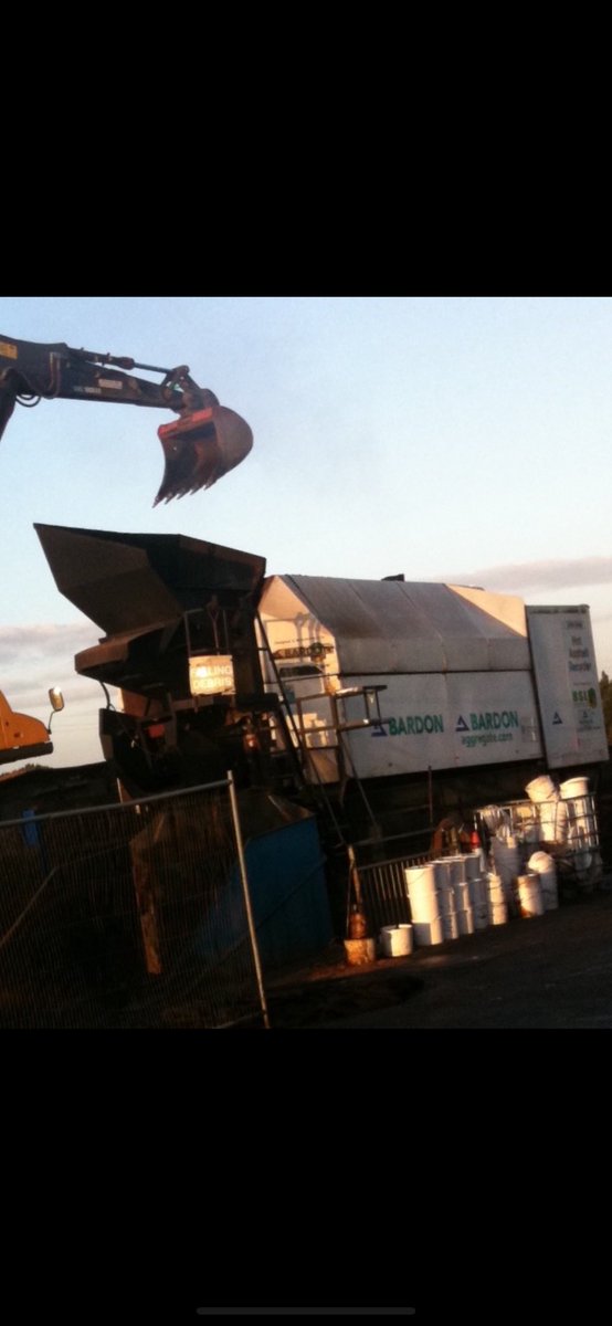 rslasphalt's tweet photo. Would be great if the industry embraced asphalt recycling ♻️ a bit more, like we have tried to encourage and support over the years. 
New plant going up now, so great to have clients embracing the opportunity going into 2024 and beyond😁.
#rslasphalt #asphaltrecyclers https://t.co/UYQj6upkst
