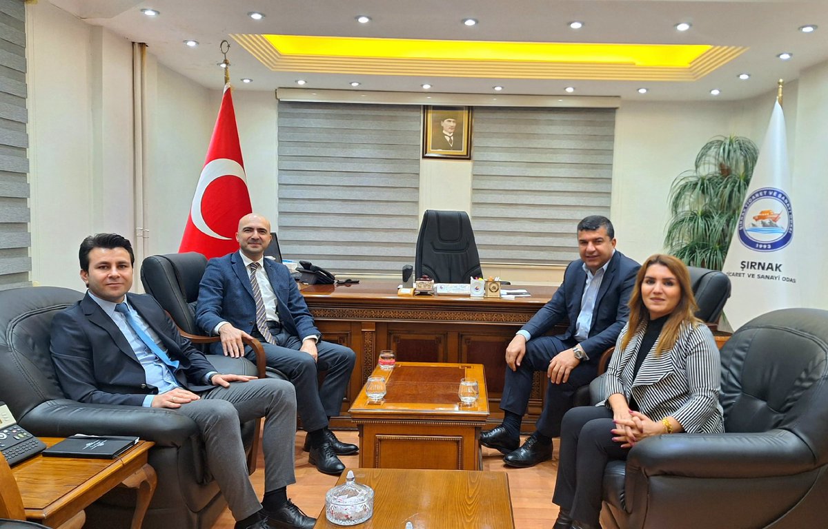 Sirnaktso's tweet photo. KOSGEB Başkanı Sayın Ahmet Serdar İBRAHİMCİOĞLU, Yönetim Kurulu Başkanımız Sayın Osman GELİŞ'i makamında ziyarette bulundu. KOSGEB Şırnak Müdürü Ömer GÜNGÖR ve Kadın Girişimciler Kurulu İl Başkanımız Ayşe AYTER'in de bulunduğu ziyarette; https://t.co/DduvlhsG9Q