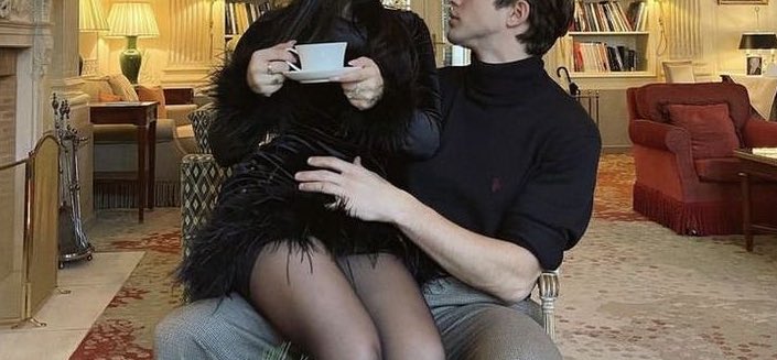 ⋅ꫂ ၴႅၴ. (@theholykiss) on Twitter photo 