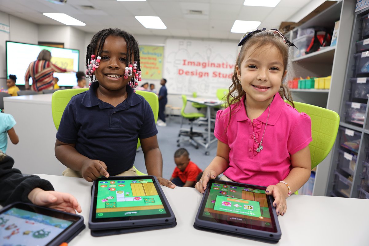 MNPS_Magnet's tweet photo. On to the second leg of our virtual tour: the world of technology! 🚀 Magnet schools are the launchpad for students into the digital age. Thanks to grant funds, we're modernizing our schools, providing access to iPads, E-Gaming labs, recording equipment, robotics &amp; beyond. https://t.co/UHNB1Z7325