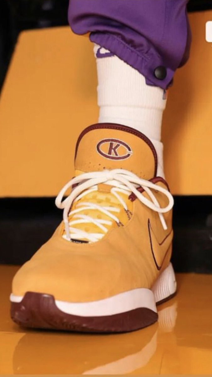 NYABCisme's tweet photo. THANK YOU  LABRON !!! https://t.co/HUiVu6juWW