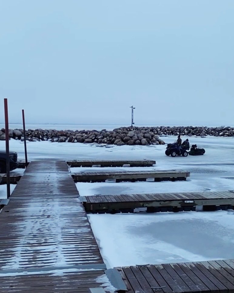 GrandBeachCabin's tweet photo. Ice Fishing Season is in full swing! Book your Ice Fishing Get A Way Now!
#icefishing #fishmanitoba
#fishmb #fishing #fishingmanitoba #winterinmanitoba #wintersports #wintergetaway #exploremb #travelmanitoba #travelmb #manitobatourism #manitobasnow #snowfun #winterfun #mbsnow https://t.co/C4nkb2SVLZ