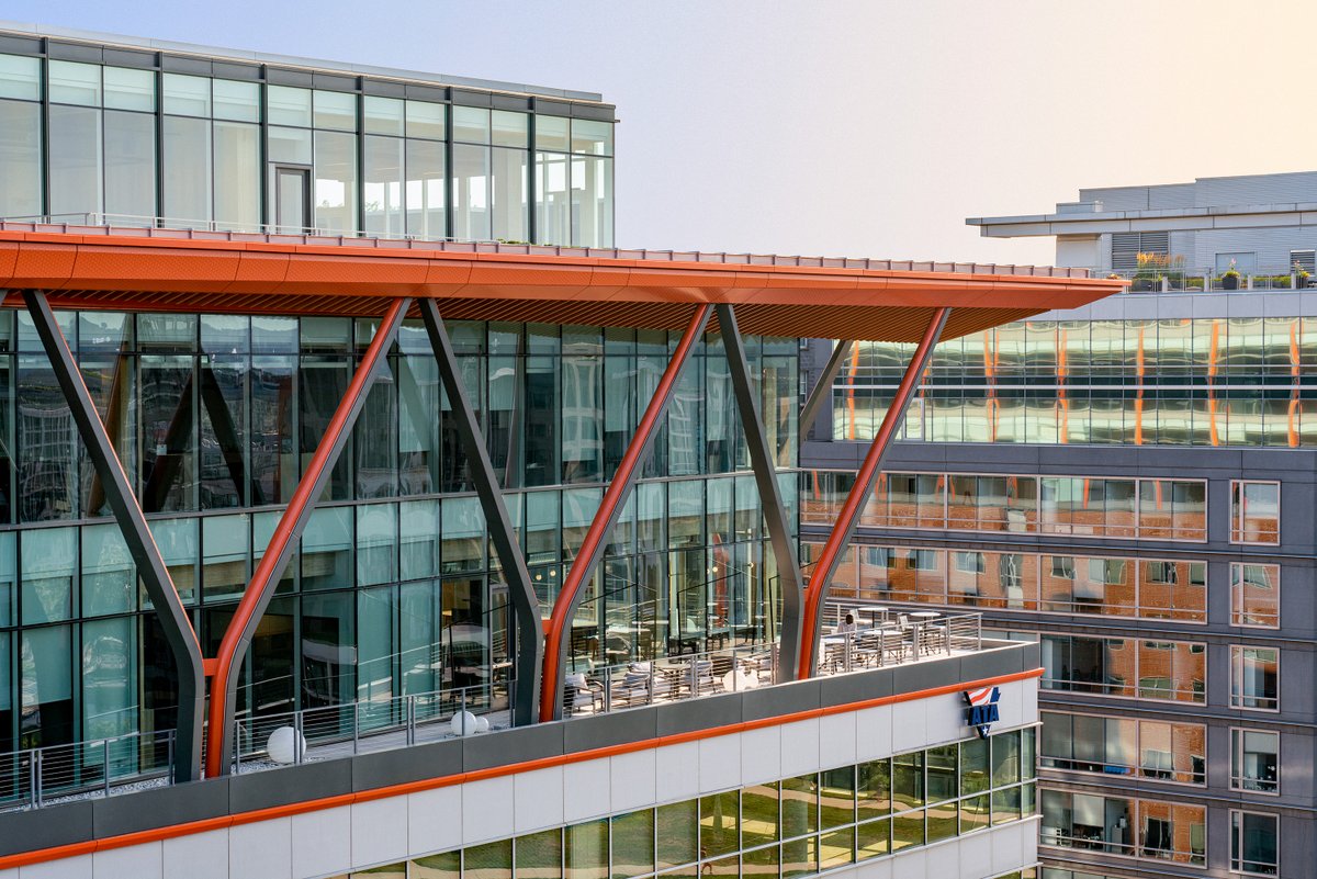 ColumbiaCXP's tweet photo. 80 M Street, D.C.’s first mass timber office overbuild project, received the Best Design: Office Award in @CPExecutive’s Influence Awards. https://t.co/8aDVBZ88Qv

#creawards #CXPCommunity #BestDesign   #OfficeDesign #masstimber #DCoffice #InfluenceAwards https://t.co/FW0lbjE2tV