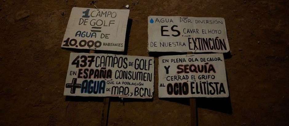 Cuando hablen de sequía recuerda que en España hay 437 campos de golf que consumen el agua equivalente a 4 millones de personas. Por hacer boicot los activistas de Futuro Vegetal están siendo detenidos, criminalizados y acusados como terroristas por Fiscalía.