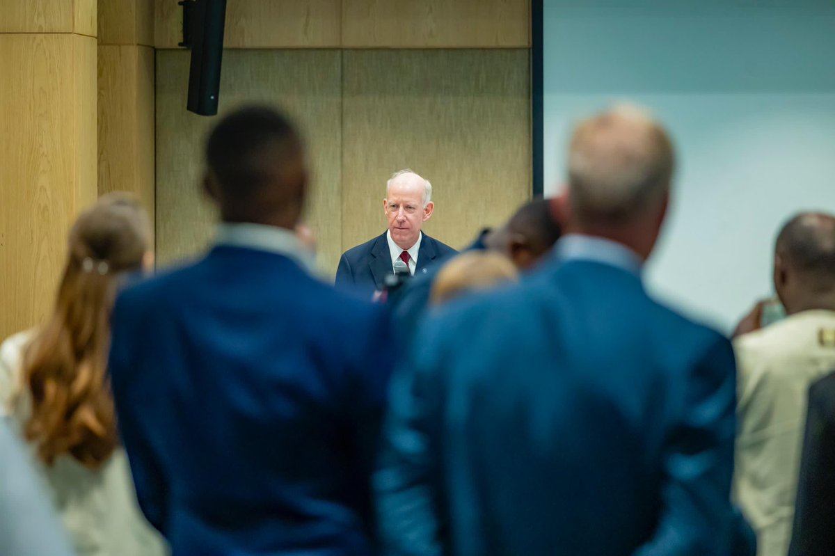 RICA_Rwanda's tweet photo. @Rwanda_Edu, @GTwagirayezu, extended a heartfelt tribute &amp; best wishes to Dr. Ferguson, RICA's first VC, as he embarks on his retirement from RICA. He laid the foundation for the next leaders to continue his legacy. https://t.co/5B3LMMJgsg