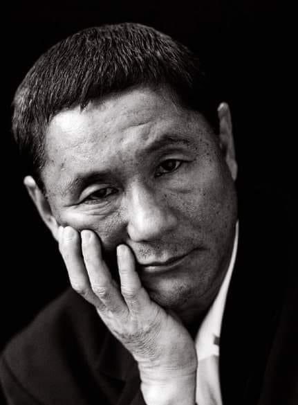 Felices 77 a Takeshi Kitano, figura clave en el cine japonés.