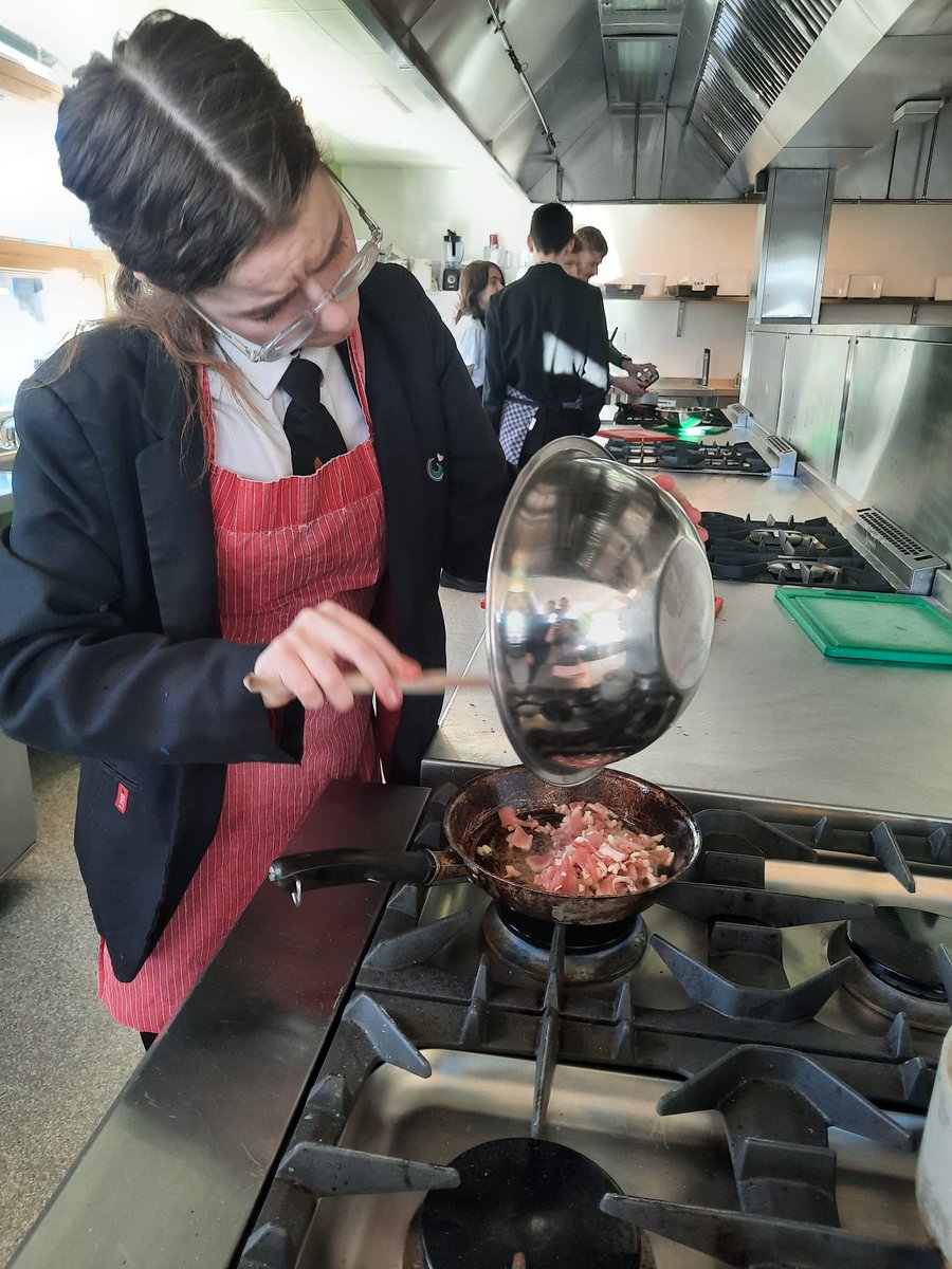 Mrs Thompson Heartspace@PGS tweet media