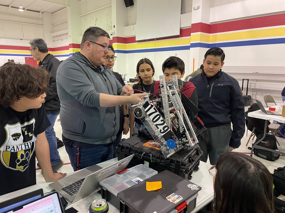 🤖 MVMS Robotics Club @ Robotics Collaboration Day! 🚀 Our Panthers showcased their innovation and teamwork on January 12th. From coding to building, they went above and beyond! 🌟🤩 Check out these snapshots of future engineers in action. 📸🤖 #MVMSRobotics #PantherPride #STEMEd