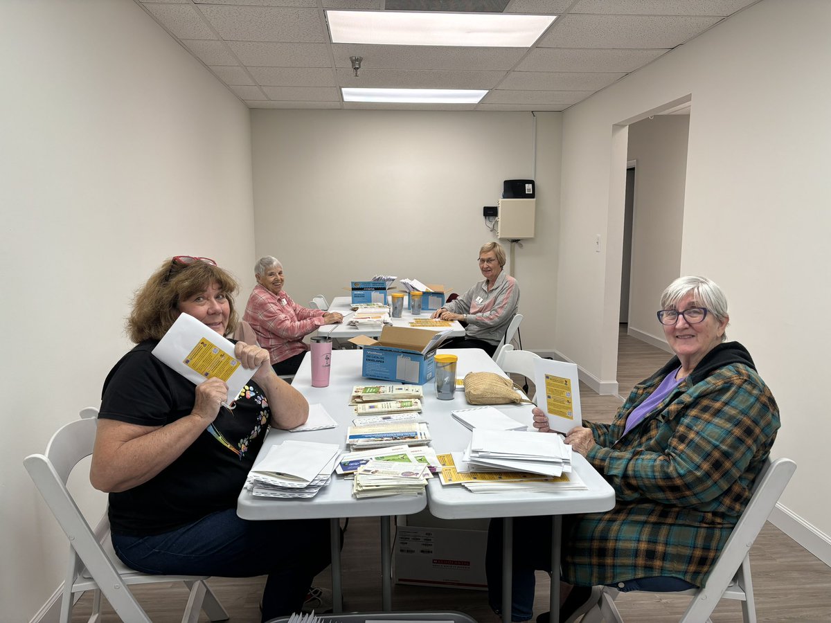 So excited for our wonderful volunteers to be joining us in our new workspace! <a href="/DonnaPuhalovich/">Donna Puhalovich</a> <a href="/SuncoastCGLR/">Suncoast GL Reading</a>