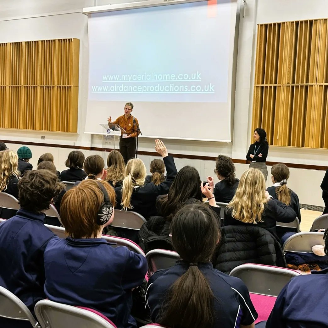 SydenhamHigh's tweet image. Our first Socrates lecture was a testament to aiming high &amp;amp; fearing nothing as founder of @aerialmy, Amanda Miles, encouraged our pupils to pursue their passion having turned hers into a successful business. 
Truly inspiring! 🤸‍♀️🤸🏿‍♂️
#FearNothing #forgeyourownpath #ownyourfuture