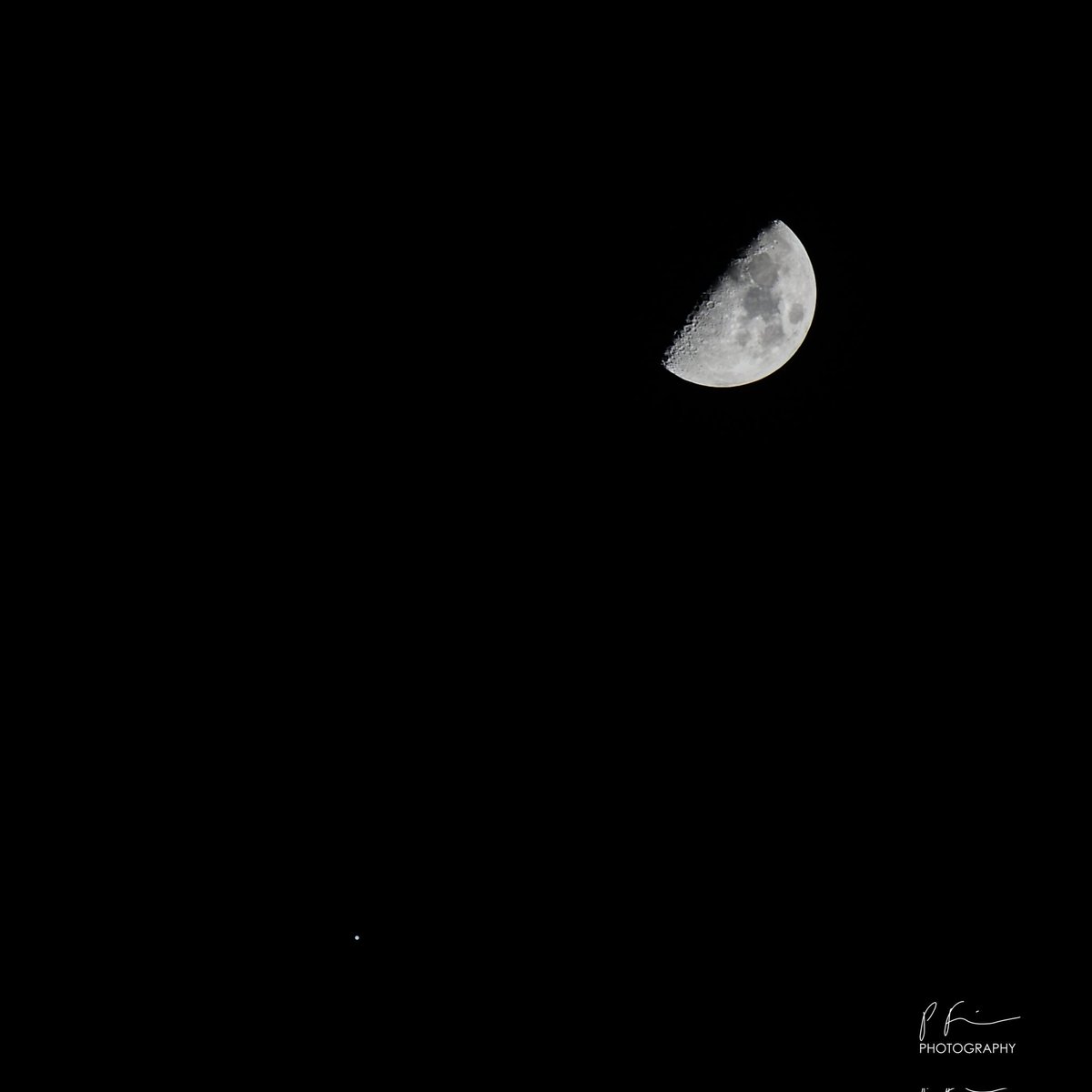 The Moon and Jupiter in tonight's sky, one is small, the other is far away.. @AstronomyIRL