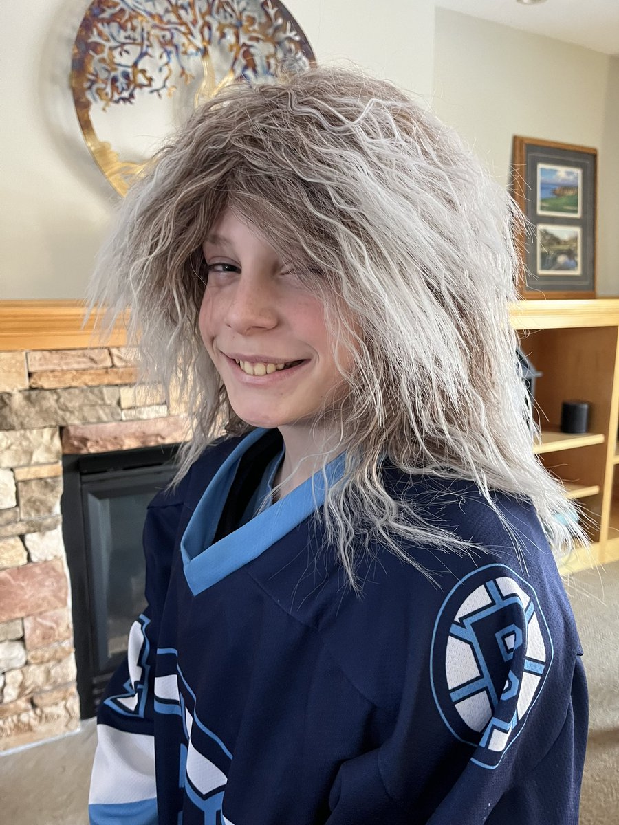 Bringing the flow to <a href="/YouthHockeyHub/">YHH</a> Squirtacular “I want to rock (rock)” @briansteiny