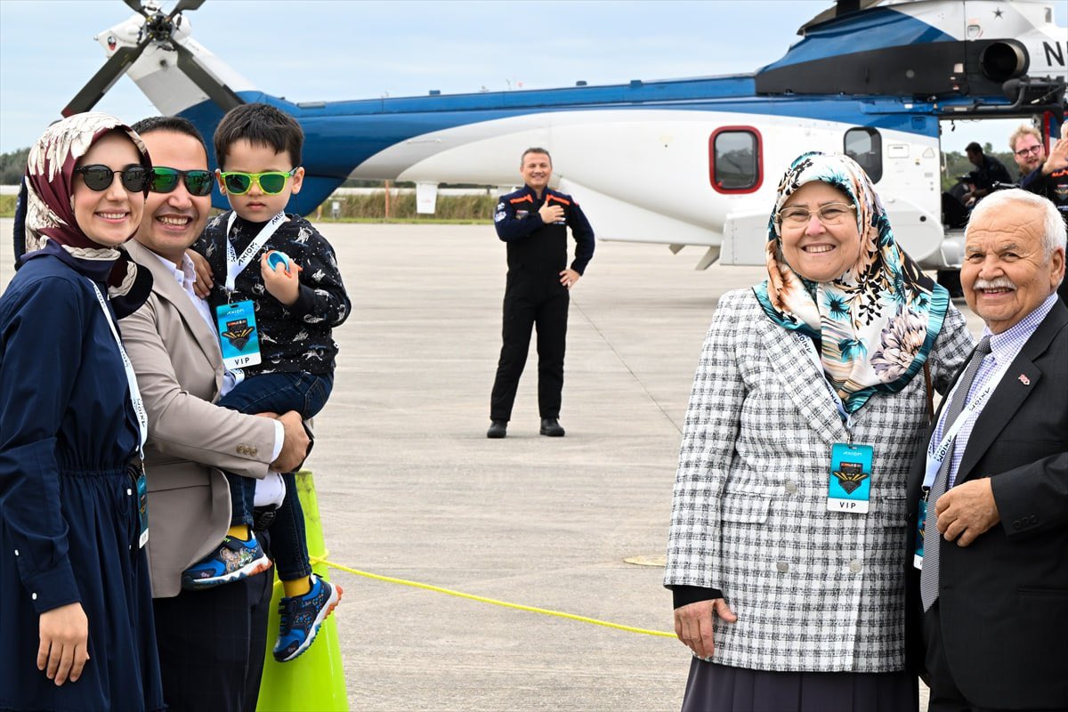 Başörtülü annelerin evlatları uzaya çıkıyor. Bir zamanlar bu insanları kışlanın kapısından içeri sokmuyorlardı.