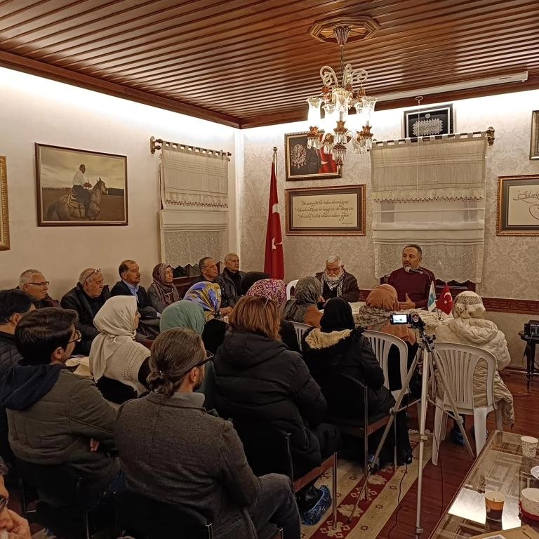 Prof.Dr.Tufan Gündüz ile TARİH SOHBETLERİ proğramımızı gerçekleştirdik. Hocamıza ve kıymetli katılımcı gönüldaşlarımıza teşekkür ederiz.