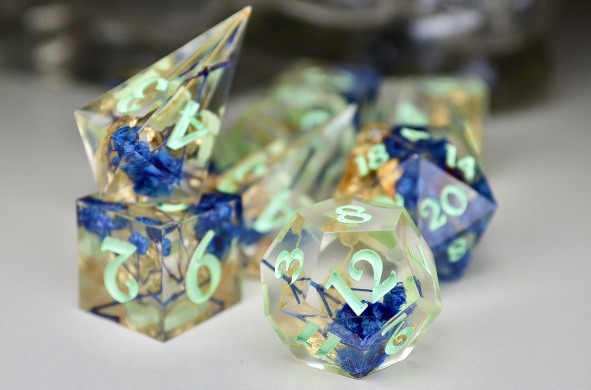 2crit2quit's tweet image. ✨🌿✨
Everyone cool with a drop next week? The theme is infinite nature 🏔️❄️🌙
#dice #dnd #naturecheck