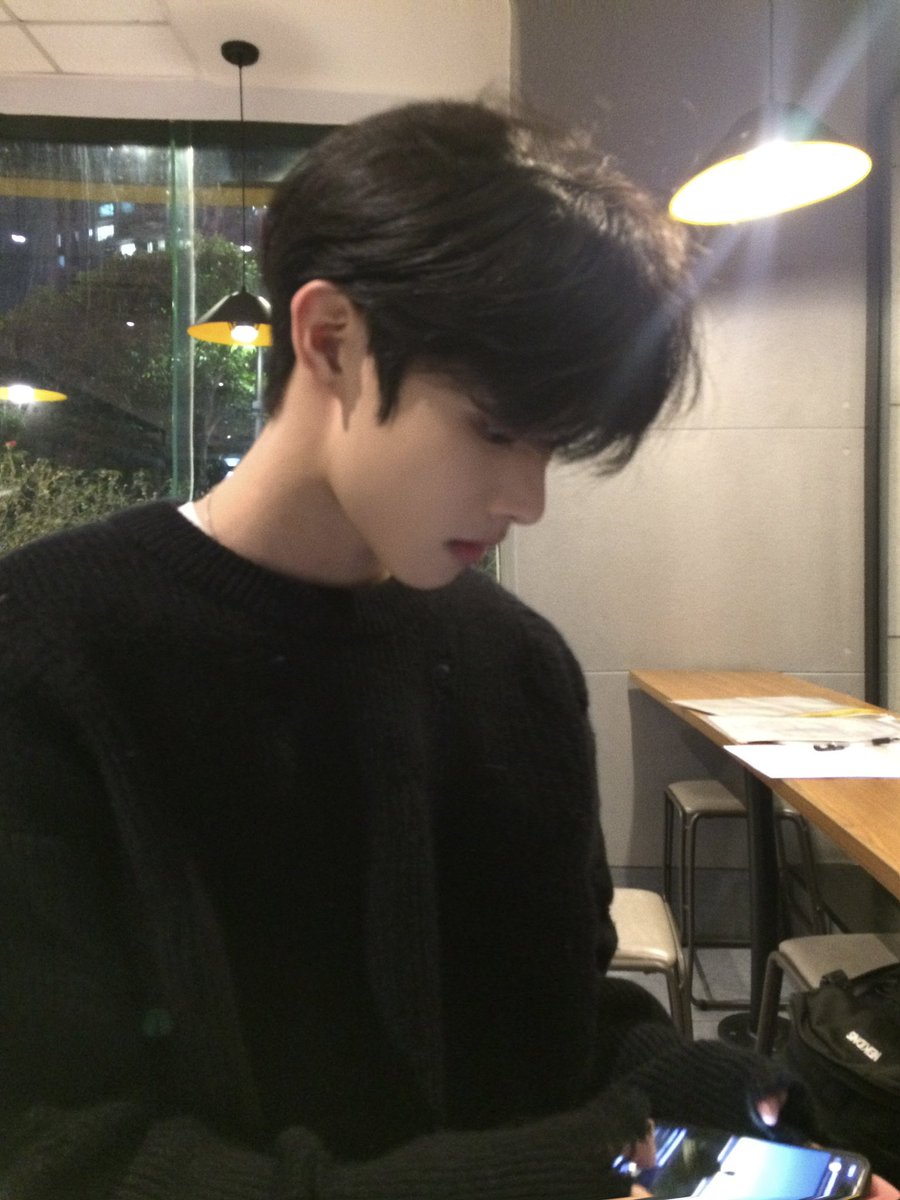 changchangle3's tweet photo. #男大学生 https://t.co/57TcTeiOHU