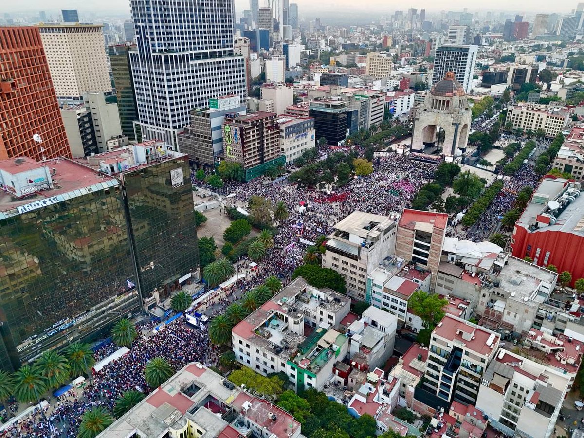 Con humildad, con honestidad, con humanismo. Tengan certeza que voy a estar a la altura de las circunstancias, no los voy a defraudar. Estamos dando un ejemplo al mundo y lo vamos a seguir haciendo. Amigos y amigas les convoco a que sigamos haciendo historia.