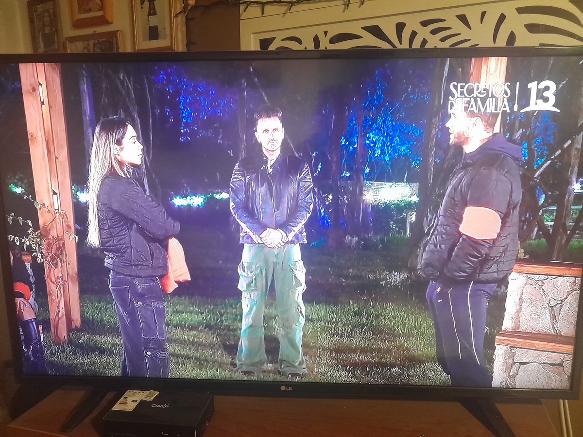 veritoo242's tweet photo. Weon todos defendiendo al giripollas narcisista de Fabio y culpan a la Chama. El tuvo mucha culpa de lo k pasó en el capítulo de anoche ejerció violencia sicologica hacia la Chama, k me cae mal pero esta vez Fabio se supero no reconoce k la cago weon maricon #TierraBrava https://t.co/eWK0AjkRao
