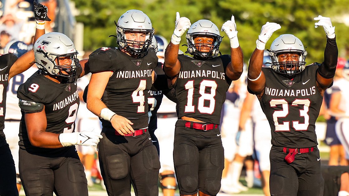 BraydonDurham's tweet photo. After a great conversation with @KeeversChris I’m blessed to receive the opportunity to continue my football career at the University of Indianapolis!!! @UIndyFB @HHQBCLUB @IndianaPreps https://t.co/ZNXnR3FXyM