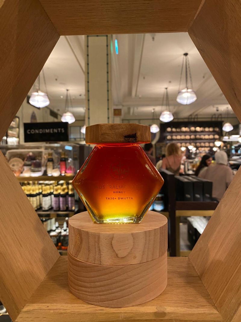 Aussie #honey producer #AustralianRare was buzzing after launching at luxury department store #Harrods thanks to the Australia-UK FTA (#AUKFTA) 🐝🍯. 

Read their sweet story: ow.ly/kGNB50QrYBM