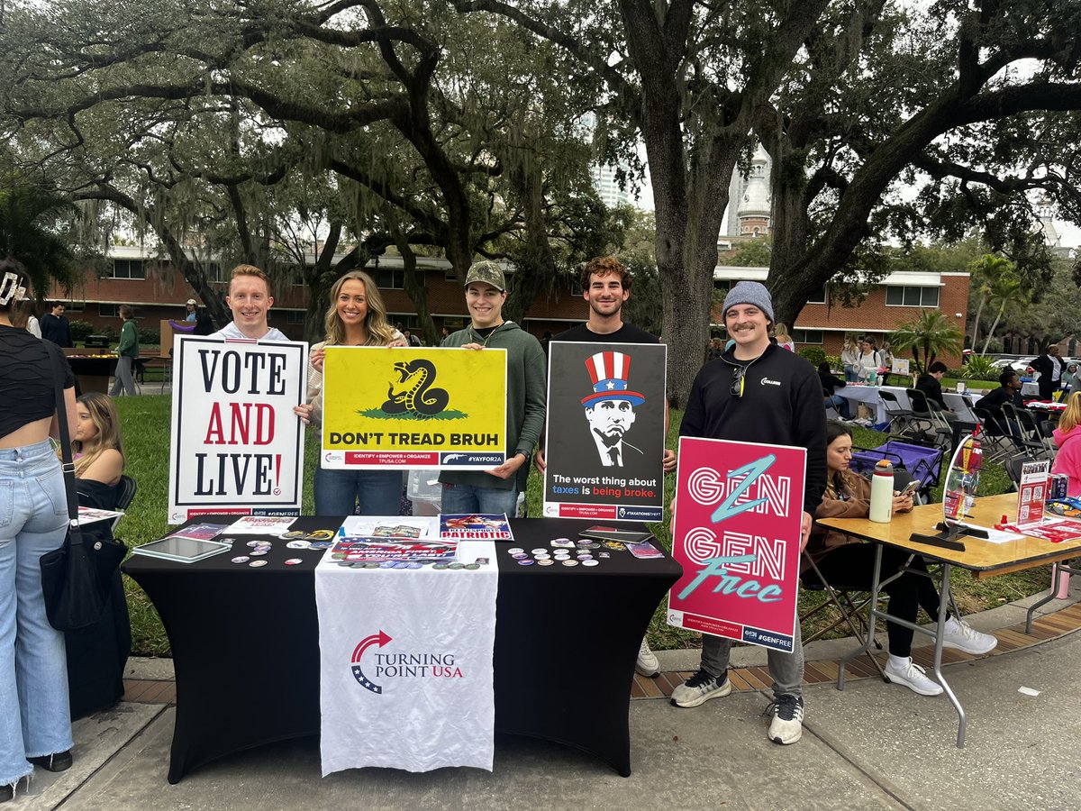 _CMG2001_'s tweet photo. Rain or shine our @tpusastudents are fighting for this great country!

@TPUSA | @tpusa_gulf | @TPUSA_CITRUS 

#campusactivism #tpusa #biggovsucks  #iheartamerica https://t.co/90aufmpFzA