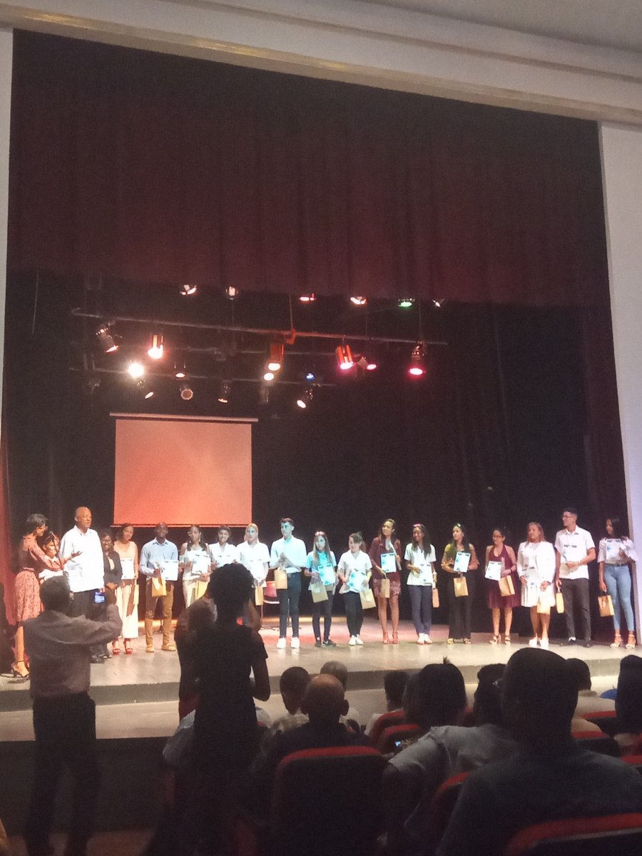 Avicolasan51953's tweet photo. Participó en la mañana de hoy la Empresa Avícola Santiago de Cuba,en el Acto Provincial por el Día de la Ciencia Cubana con la presencia de Beatriz Johnson, gobernadora de nuestra provincia, personalidades científicas e invitados especiales empresariales.
#cienc https://t.co/5UFt1nCcia