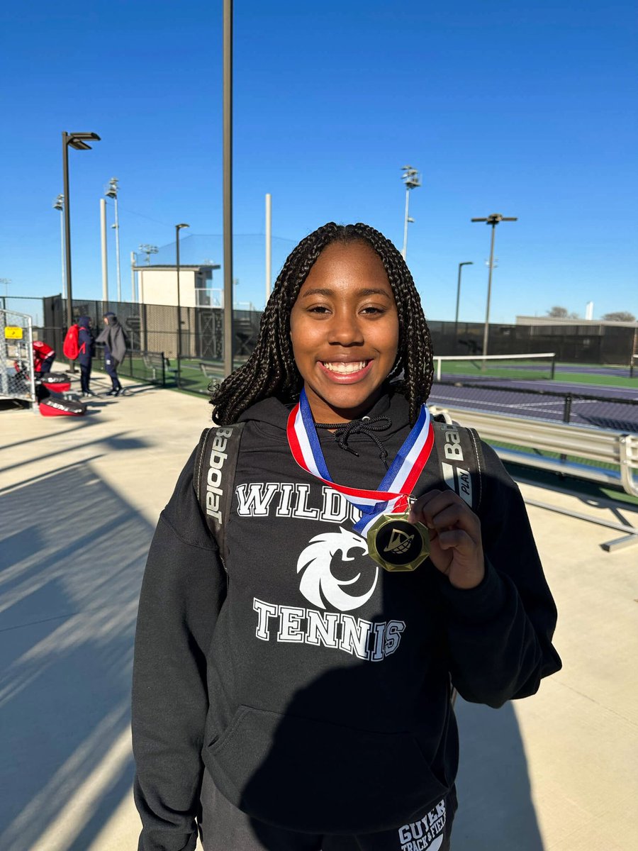 MikinleyJamison's tweet photo. “I don’t focus on what I'm up against. I focus on my goals and I try to ignore the rest”  Venus Williams. 
Great tournament win while competing in the DISD tournament. #tennis #athlete @guyertennis https://t.co/zrTJxrHJSY