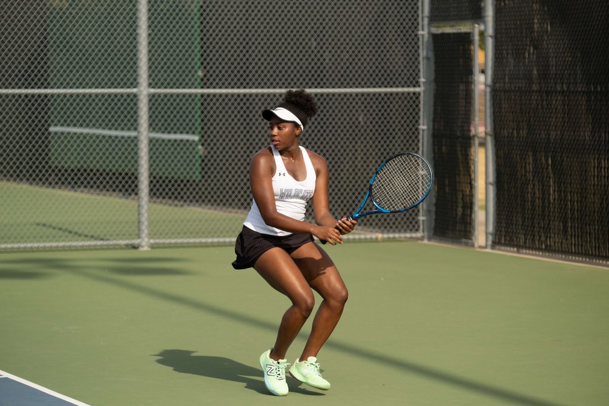 MikinleyJamison's tweet photo. “I don’t focus on what I'm up against. I focus on my goals and I try to ignore the rest”  Venus Williams. 
Great tournament win while competing in the DISD tournament. #tennis #athlete @guyertennis https://t.co/zrTJxrHJSY