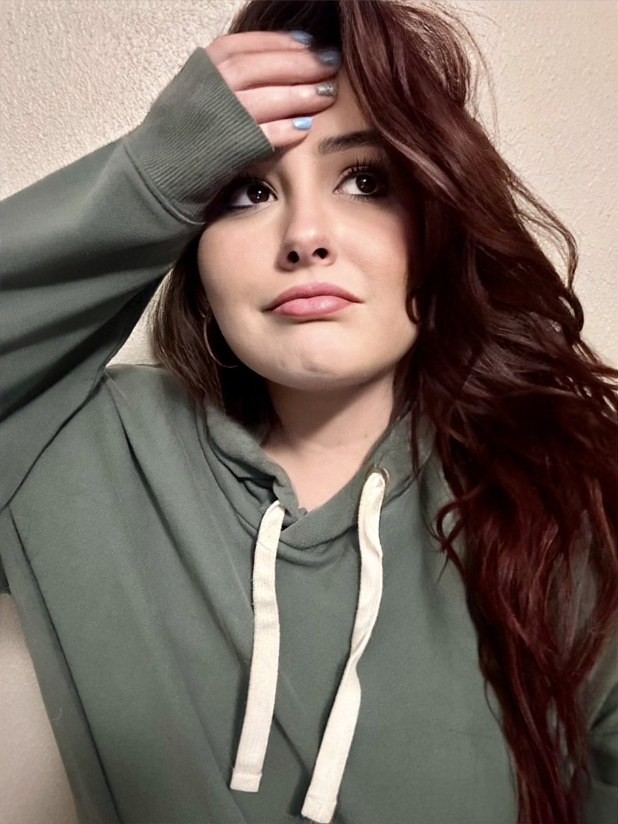 𝓚𝓪𝓷𝓭𝔂♡ tweet media