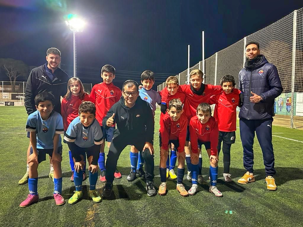 🗣️ Sesión de cohesión con el Aleví s12 del <a href="/cesantescreus/">Club Esportiu Santes Creus</a> 

🧠 Agradecer Sonia Galiano y Joel Cardaba su confianza en mi trabajo. 

🤗 Destacar la implicación de todos los jugadores y también agradecer a sus familias el hacerlo posible 😉⚽️🔵

setudecide.com/2024/01/18/sub…