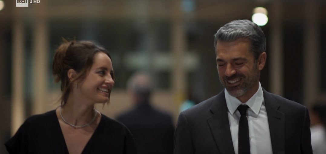 scivolidinuovo_'s tweet photo. la nostra royal couple italiana sono bellissimi
#docnelletuemani3 https://t.co/qXub4Hwjm6