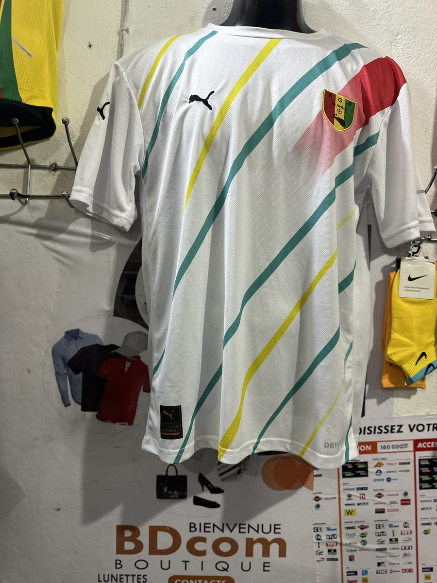 bdcom99's tweet photo. Maillots originaux disponibles chez #BDcomShop +224620704710 devenir supporter numéro 1 du #Syli 

#CAN2023 https://t.co/MCIkuwZIvI