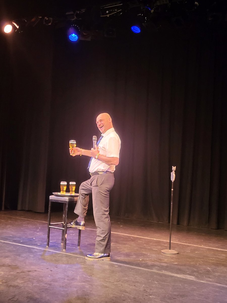 PurpleRLB's tweet photo. @almurray Loved it! Thanks for a great show &amp; not posting my photo!! Becky🤩 (Row B1!😁) https://t.co/l7X9eOdWRP