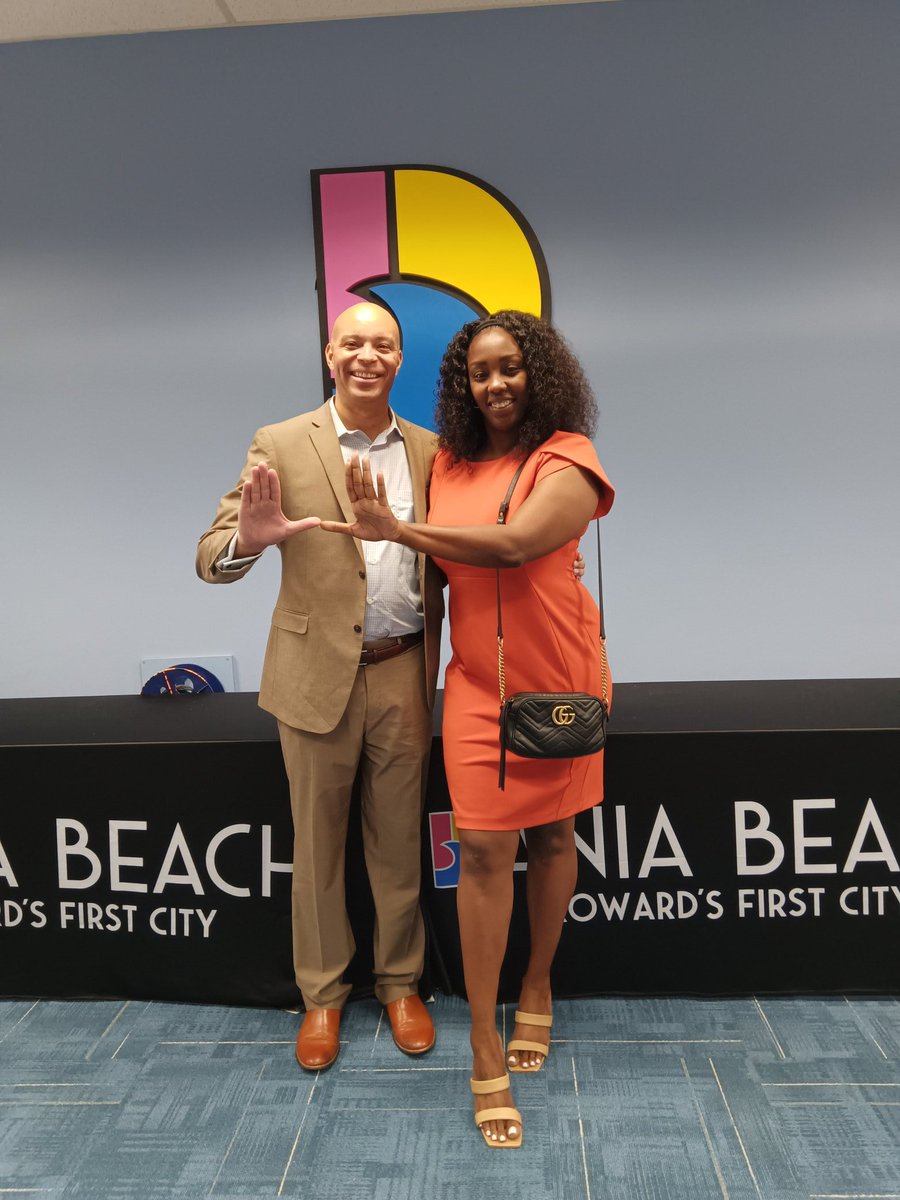 We got some @MiamiHurricanes over here: Just a former @CanesFootball player talking with @CanesWBB legend + current @DaniaBeachFL Commissioner, @TamaraJames_, about the good work @FlaJusticeInst is doing to serve the public. Increasing access to justice helps all constituencies.