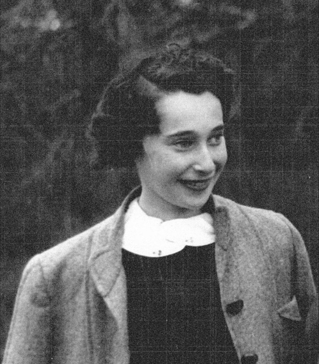 18 January 1926 | French Jewish girl, Simone Levy, was born in Paris. She was deported to #Auschwitz from #Drancy on 20 November 1943. She did not survive.