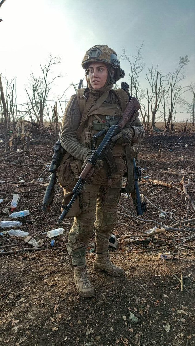 EuromaidanPress's tweet photo. 🇺🇦 sniper Anastasiia “Phoenix” Savka lost her leg during a combat mission. Now, Anastasiia is undergoing rehabilitation &amp; is preparing for prosthetics. After treatment, she plans to return to the front to defend the peaceful future of her son &amp; her homeland
📸 UNBROKEN https://t.co/m93tJhTVvE
