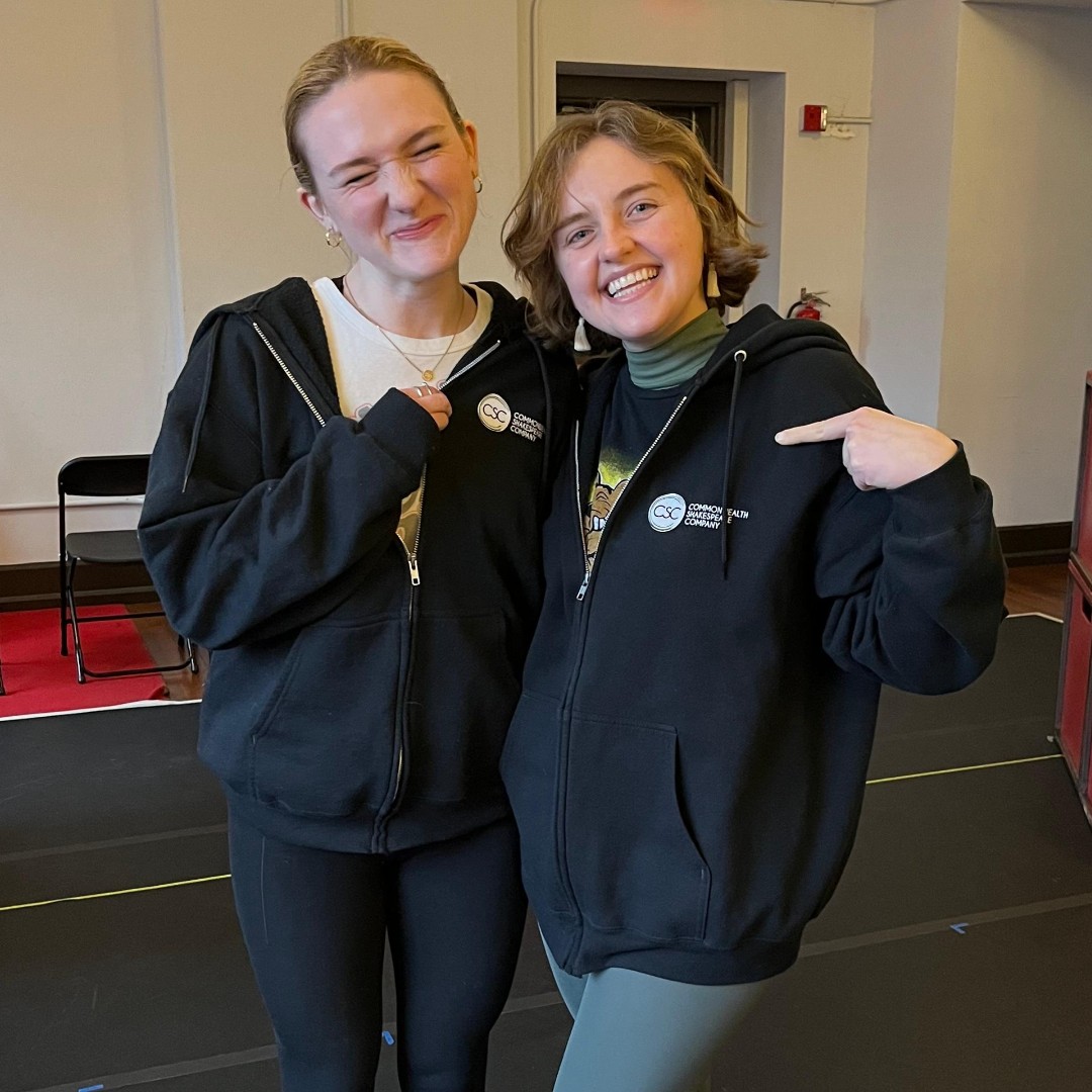 commshakes's tweet image. #AlumniSpotlight ✨
Annika Burley (Apprentice 2020, CSC2 2023) and Dani Nissen (Apprentice 2022) are touring together now in Cincinnati Shakespeare’s spring tour of "Macbeth" and "Romeo &amp;amp; Juliet". They are also our last two Tybalts! #CommShakes #AppCo #ARCatCSC