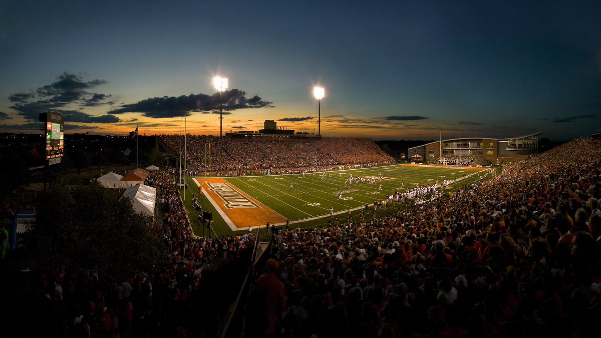 After a conversation with @CoachLoefflerBG I’m very thankful to say that I have received a division 1 scholarship offer to Bowling Green State University. @BG_Football @Bryan_Ault @IndianaPreps @247Sports @TomLoy247 @260sports @SidelineSwami1 @AllenTrieu @247recruiting