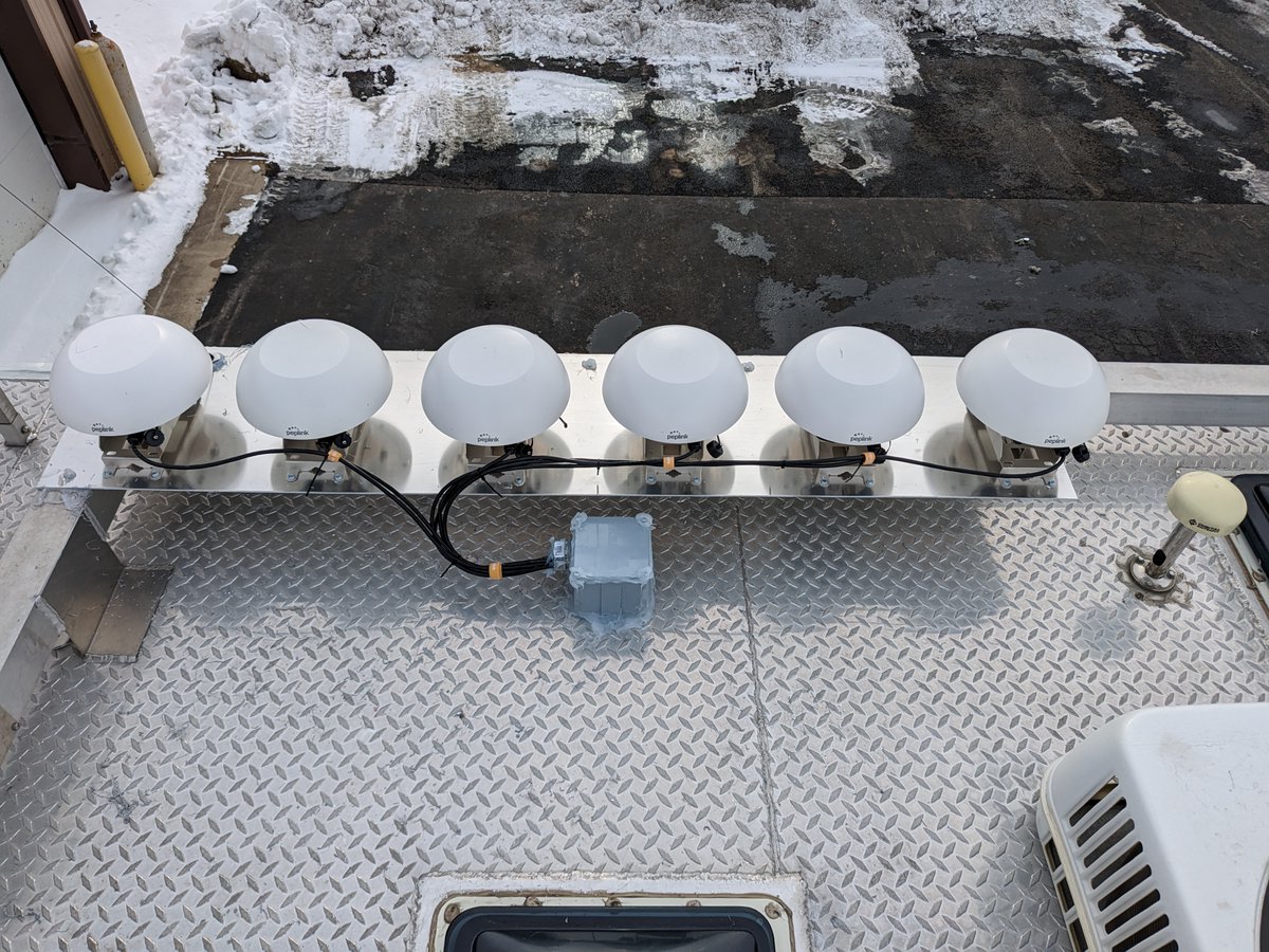 WestNetworksLLC's tweet image. In Illinois, we upgraded this #mobilecommand #firstresponder unit from #cradlepoint to 6x #5G HD1&apos;s synergized to an SDX to a fusionhub virtual appliance. #peplink #speedfusion #bonding combines #starlink #5g and anything else into a reliable session persistent VPN.