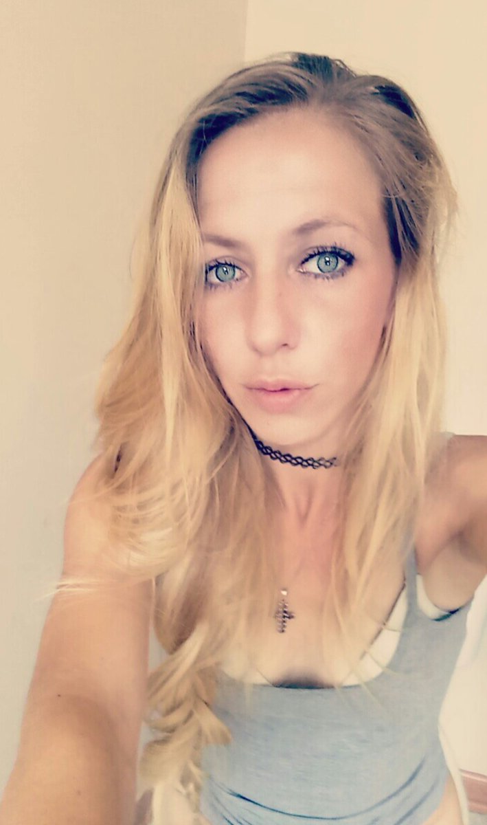 AntoniaKiss69's tweet image. wenn du meine fotze sehen willst💕 Retweet