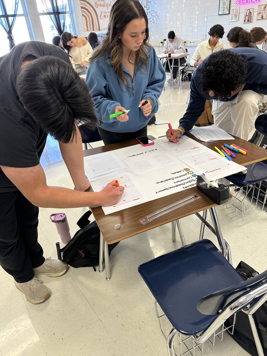 MsBMiddleton's tweet photo. We had some great conversations in our quick review of the AP Seminar IRR paper before students jump into their official Performance Task 1 work tomorrow! @NISDBrandeis https://t.co/ExVEzcVSFs