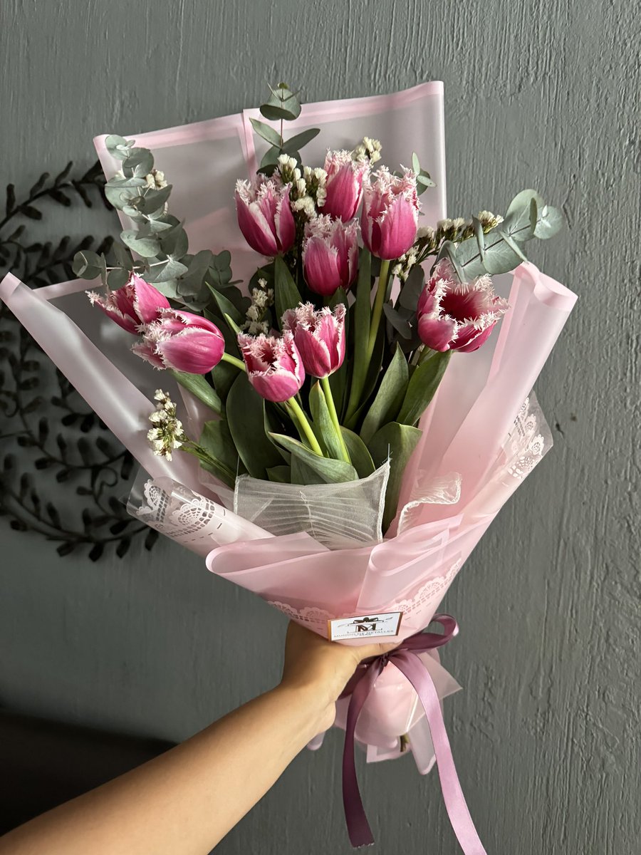 AlliReCM's tweet photo. Bendito enero y su inicio de tulipanes 😍🤍 ojalá todas reciban sus tulipanes solo por existir https://t.co/EgGyZ6jT9H