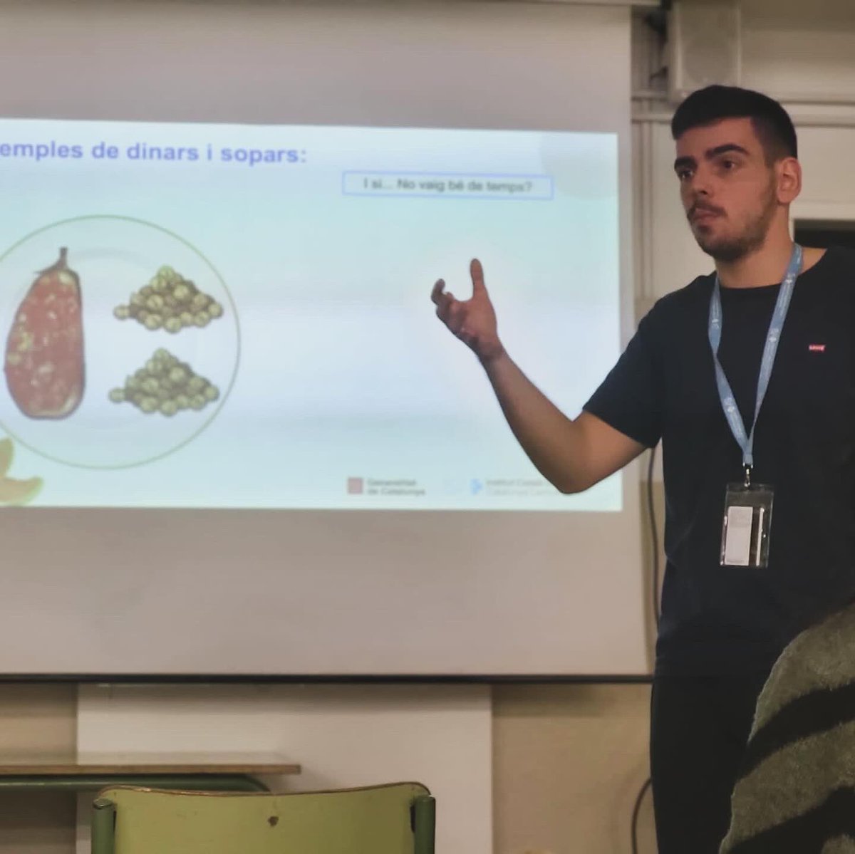 EscolaAfa's tweet photo. 🍏Avui s’ha dut a terme  la 1a sessió del clicle formatiu #INFADIMED a l’escola,  amb professional mèdic del CAP Sant Hipòlit.

Aquesta ha estat la 1a de les 3 sessions programades sobre l’alimentació saludable.

📢Us animem a participar a la pròxima sessió del dia 14 de març. https://t.co/Uz6IfmVjsV