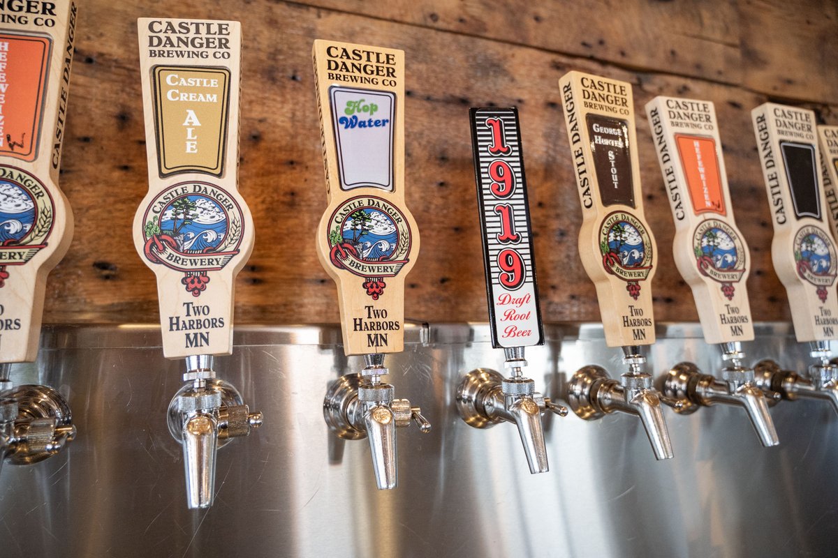 cdangerbrewer's tweet photo. Looking for something NA? We've got you covered. Check out our lineup from Northern Soda Co., Uffda Kombucha, 1919 Root Beer, and our very own Hop Water. We'll see you at the taproom!
#castledangerbrewery #naoptions #taproom https://t.co/TSzmCtFTak