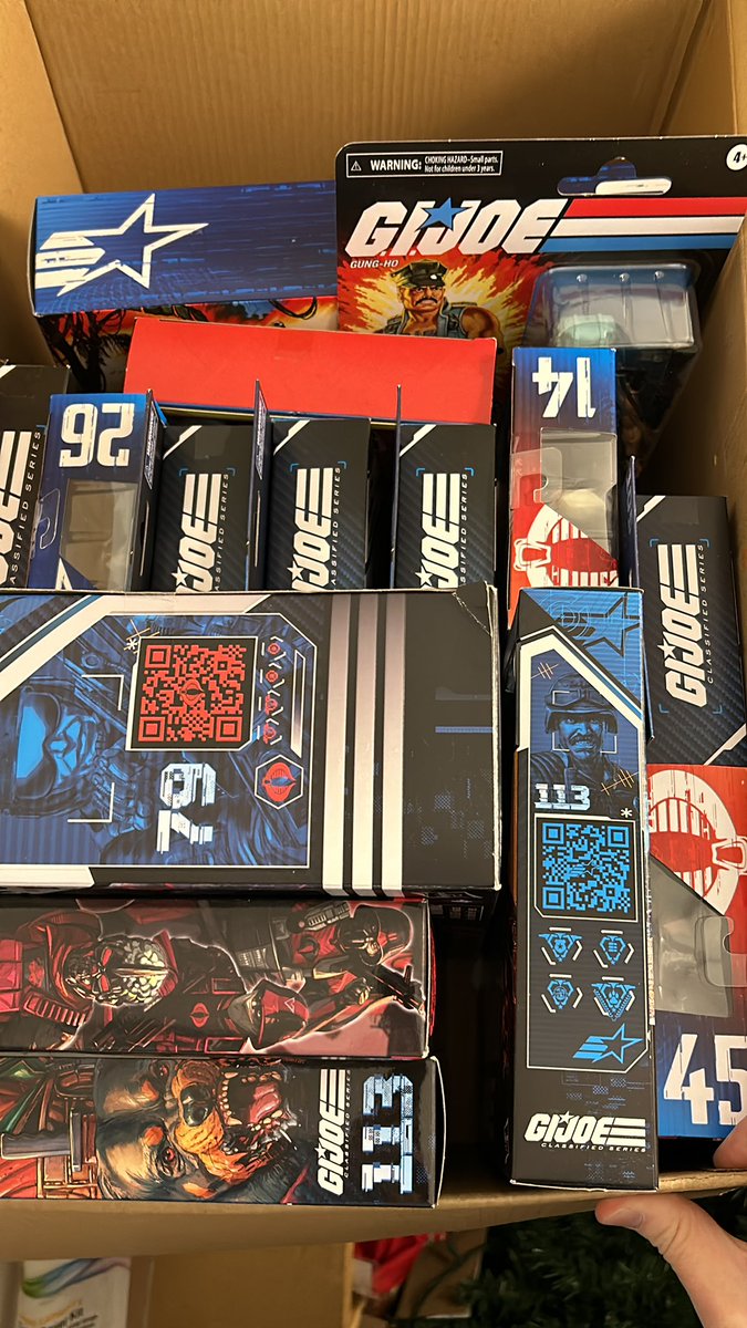 I have too much classified, and I’ve only been collecting for six months.  I don’t have a display, I don’t know what to do besides put everything in storage. I’d give it to my kids but it’s too many toys within a short time #GIJoe #GIJoeClassified
