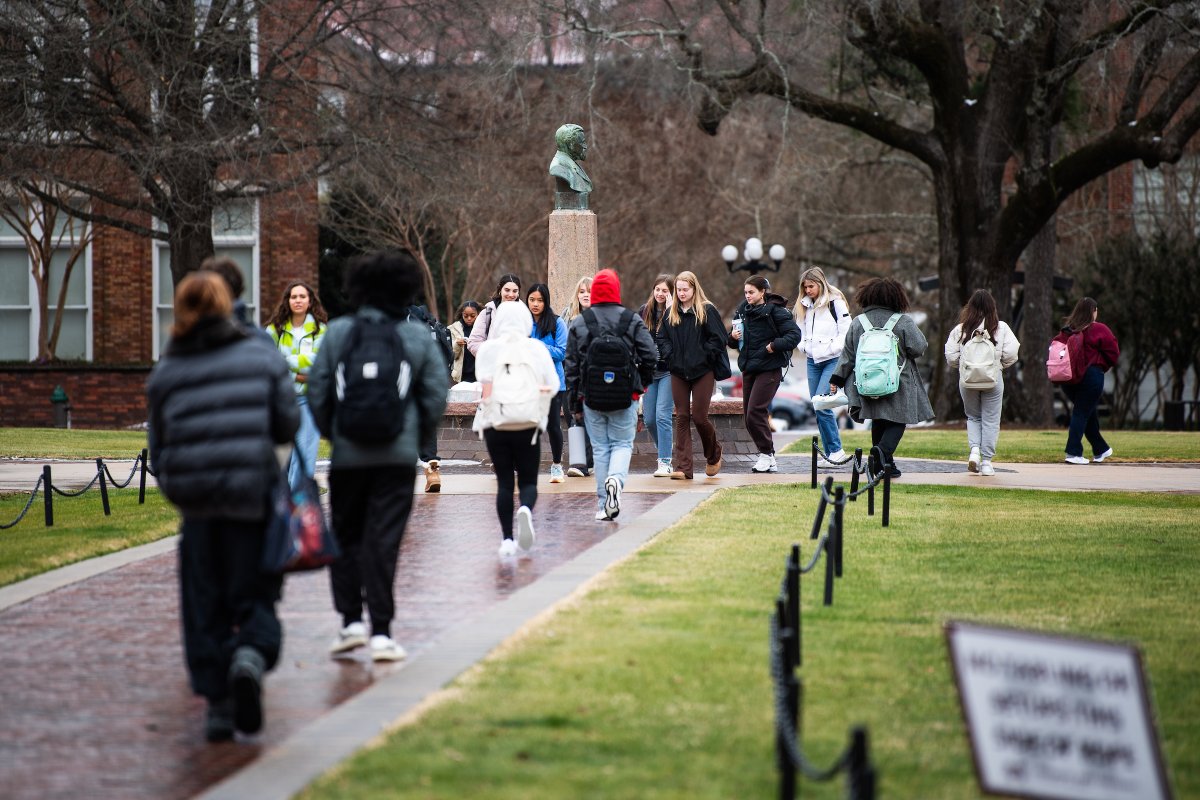 msstate's tweet image. Welcome back to our students on this first day of spring semester ... even if it feels like the latest ice age outside. ❄️ Let's do this!