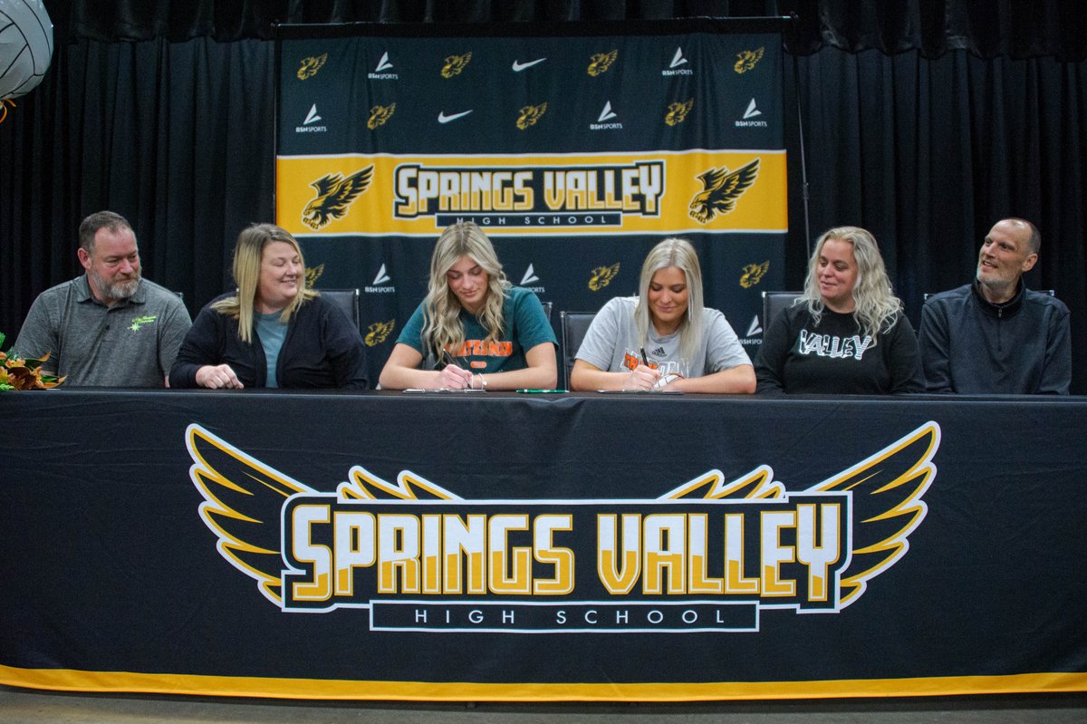 Valley_Vball's tweet photo. Congratulations to @leighcarness and @bnottger_ on signing to continue their athletic and academic careers with @LincolnTrailVB! https://t.co/wL3xDhEbki