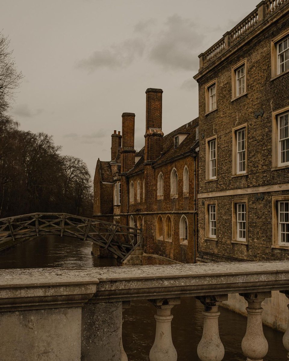 NostAcademia's tweet photo. Cambridge 🤎 Dark Academia
By: sarahwitpeerd https://t.co/83VVAgWq6A